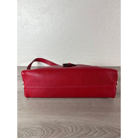 Burberry Red Grained Leather Horn Toggle Shoulder bag - Picture 7 of 10